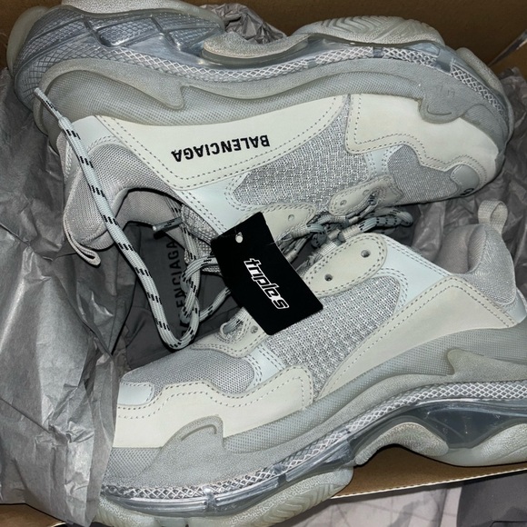 Selling my Balenciagas don’t wear them that much anymore need more room - Picture 5 of 6